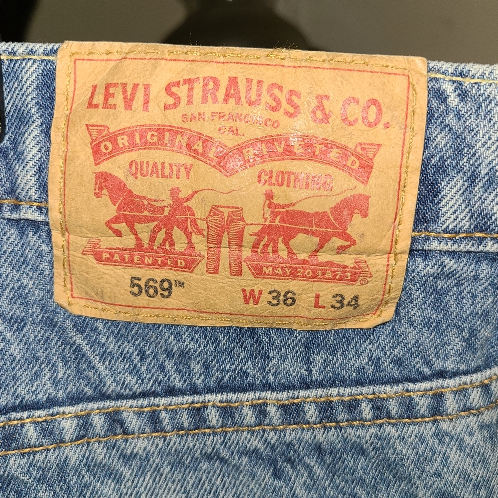 Levis jeans 569 distressed 36x34 nwot - Picture 3 of 3